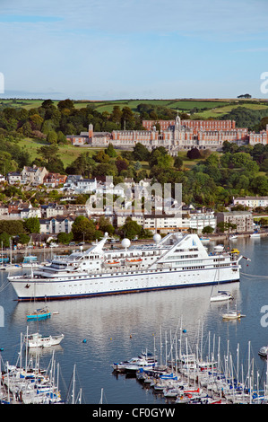 Vista di Dartmouth e il Britannia Royal Naval College, Devon, Inghilterra. Foto Stock