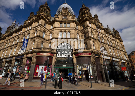 Leeds Kirkgate Market è il più grande mercato coperto in Europa. Foto Stock