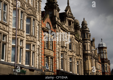 Gli edifici in stile vittoriano in Duncan Street, Leeds City Centre. Foto Stock