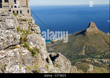 Funivia ascendente di Table Mountain e Cape Town, Western Cape, Sud Africa Foto Stock