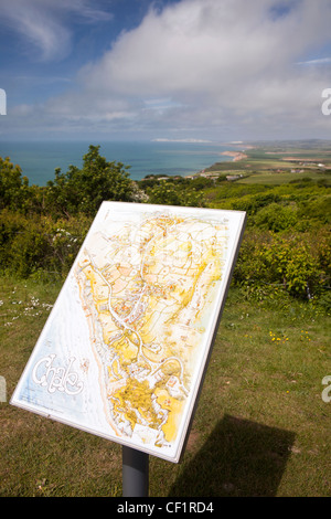 Il Regno Unito, l'Inghilterra, l'Isola di Wight, Blackgang Chine, vista sulla baia di Chale all acqua dolce Foto Stock