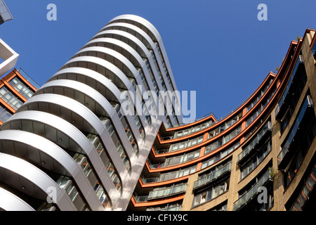 L'architettura del West End Quay a Paddington Basin, parte di Paddington Waterside sviluppo Foto Stock