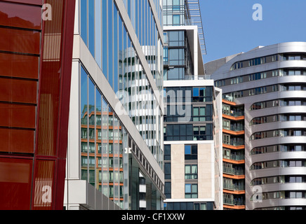 L'architettura del West End Quay a Paddington Basin, parte di Paddington Waterside sviluppo Foto Stock