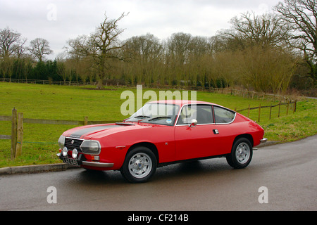 Rari Lancia Fulvia Sport 1600 Zagato, uno dei soli 800 totale realizzato e uno di meno di 100 realizzato con guida a destra Foto Stock