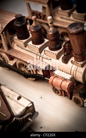 Raccolta di manufatti in legno treni giocattolo con nessuno con nessuno Foto Stock