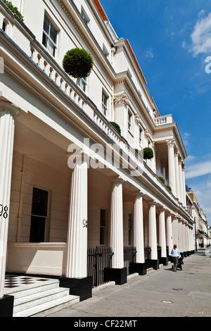 Stile classico residenze a schiera in Eaton Square. Foto Stock