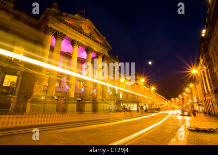 Il grado che ho elencato Theatre Royal Fotografato di notte. Inaugurato nel febbraio 1837, il Theatre Royal domina il cuore di Newcas Foto Stock