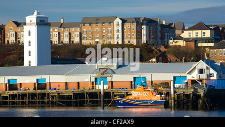 Tynemouth stazione RNLI situato sulla banchina Est a North Shields. Foto Stock