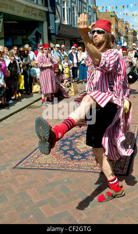 Il favoloso Fezheads eseguendo in occasione dell'annuale Festival spazia in Rochester. Foto Stock