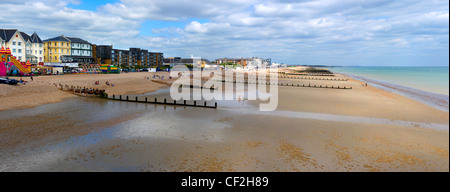 Vista panoramica della spiaggia e il lungomare a Bognor Regis. Foto Stock