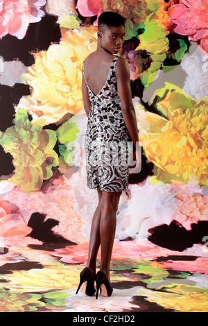 Isaac Mizrahi New York pronto a WearSpringSummer 2012 Foto Stock