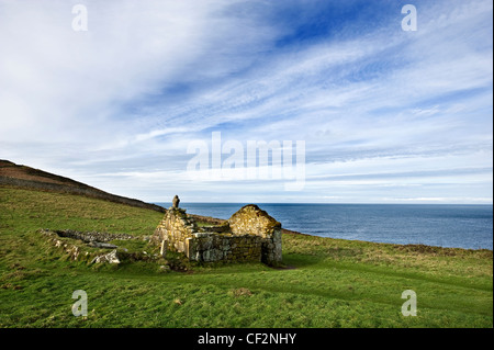 I resti di St Helen's Oratorio, una vecchia cappella risalente ai tempi di Romano-Christian a Cape Cornwall. Foto Stock