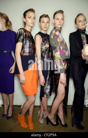 Preen Backstage New York pronto a indossare Autunno Inverno 2011 2012 Foto Stock