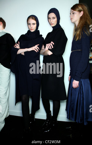 Il backstage di Daks London pronto a indossare Autunno Inverno 2011 2012 Foto Stock