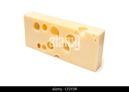 Emmental formaggio svizzero isolato su un bianco di sfondo per studio. Foto Stock