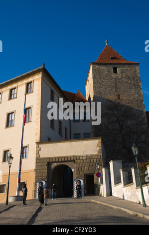 Cancello posteriore per Hrad la zona del castello e torre Daliborka Hradcany il distretto del castello di Praga Repubblica Ceca Europa Foto Stock