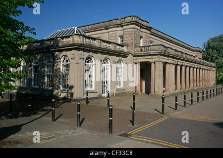 The Royal Pump Rooms in Leamington Spa, ora sede del museo e galleria d'arte, sale riunioni, caffetteria, centro di informazioni turistiche Foto Stock