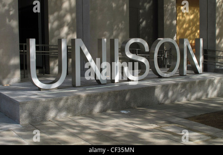 Cartello fuori centro all unisono, la Gran Bretagna e l'Europa più grande del settore pubblico sindacato. Foto Stock