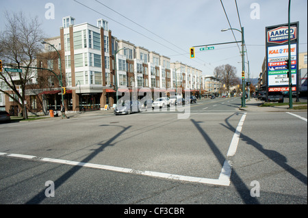 Angolo di Arbutus Street e 12th Avenue in Vancouver, British Columbia, Canada Foto Stock