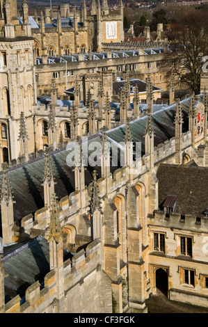 Vista dei vari collegi dalla cima di Santa Maria Vergine Chiesa in Oxford. Foto Stock