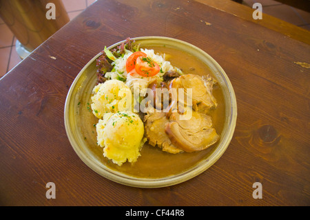 Costolette di maiali con purè di patate e crauti cucina ceca Hradcany quartiere Praga Repubblica Ceca Europa Foto Stock