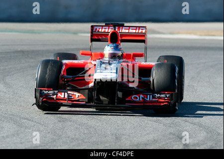 Charles Pic (FRA), Marussia F1 Team-Cosworth, racecar durante la Formula 1 sessioni di test nei pressi di Barcellona nel mese di febbraio 2012. Foto Stock