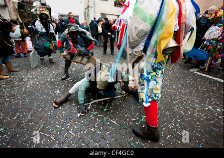 Maschera tipica del carnevale di Schignano, lago di Como lombardia italia Foto Stock