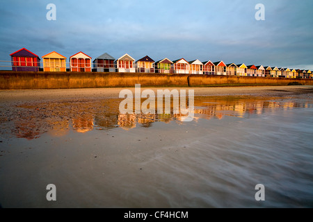 Ombrelloni sulla spiaggia di Southwold. Foto Stock