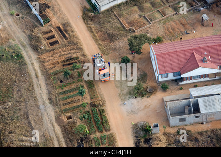 Vedute aeree di alta densità delle aree urbane in Zimbabwe Foto Stock