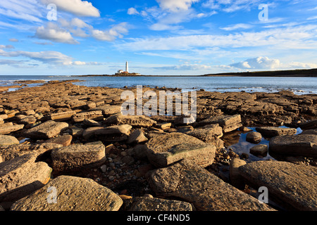 St Mary's Faro (non funziona più come un faro) vicino a Whitley Bay a sunrise. Foto Stock