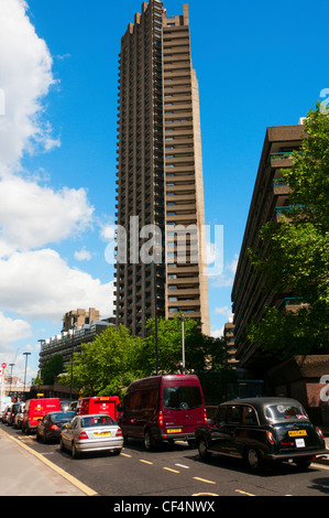 Lauderdale Tower al Barbican station wagon, città di Londra. Foto Stock