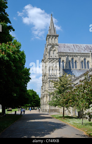 La Cattedrale di Salisbury, una delle più belle cattedrali medievali in Gran Bretagna. Foto Stock