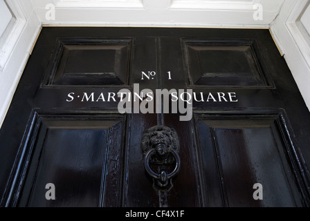 La porta anteriore di No.1 San Martin Square, a Georgian town house in Chichester. Foto Stock