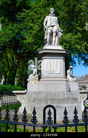 Memorial statua di Sir Hugh Myddelton (1560 - 1631) da John Thomas a Islington verde. Foto Stock