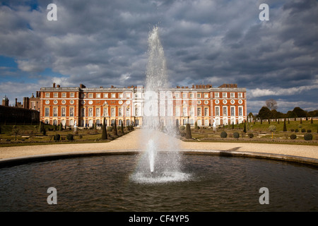 Il grande giardino fontana a Hampton Court Palace. Foto Stock