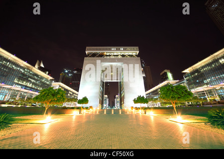 DUBAI Aprile 18:il Gate edificio principale centro finanziario internazionale di Dubai World in più rapida crescita finanziaria internazionale Foto Stock