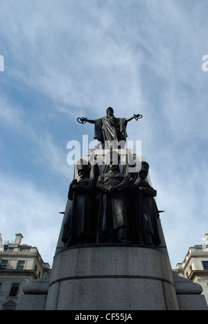 La guerra di Crimea Memorial statue a Waterloo Place. Foto Stock