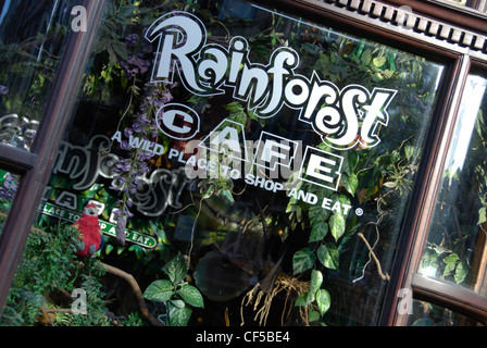 Esterno del Rainforest Cafe in Shaftesbury Avenue. Foto Stock