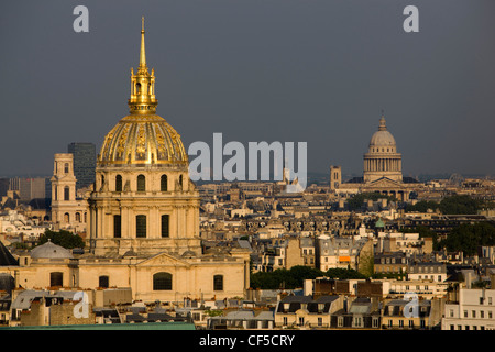 La cupola dorata di Les Invalides, noto come Le Dôme des Invalides, a Parigi Foto Stock