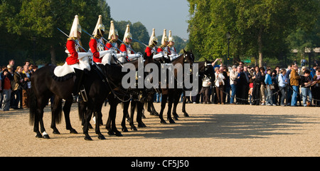 Cerimonia del Cambio della Guardia a Whitehall a Londra. Foto Stock