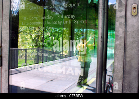 Vista esterna del Lewis Glucksman Gallery di Cork. Foto Stock