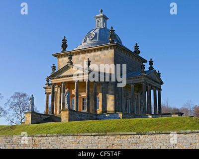 Il Tempio dei Quattro Venti, progettato da Sir John Vanbrugh, nei giardini del castello di Howard. Foto Stock