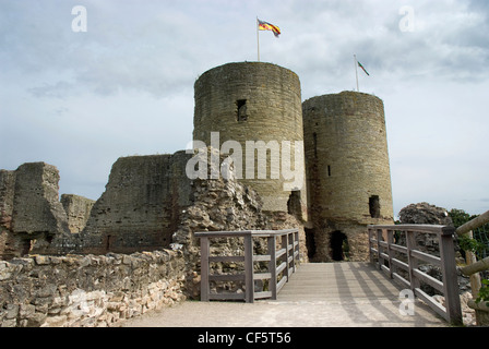 Il west Gatehouse of Rhuddlan Castello, costruito nel XIII secolo sotto il regno del re Edward l. Foto Stock