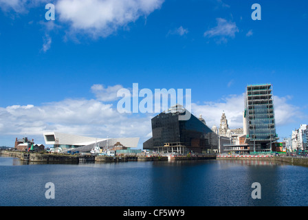 La modifica dello skyline di Liverpool dotato del nuovo Museo di Liverpool sulla isola di Mann. Foto Stock