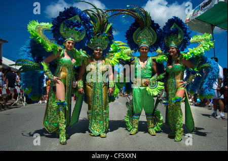 La gente celebra il carnevale di Aruba Foto Stock