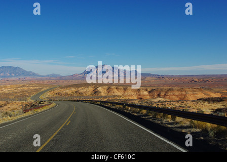 Autostrada 276 tra Bullfrog e Ticaboo, Southern Utah Foto Stock