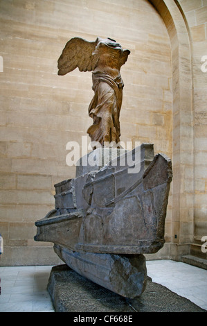 Nike di Samotracia Vittoria Alata 190 BC greco Grecia periodo ellenistico 328 cm la prua di una nave Louvre Foto Stock