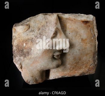 La faccia di un giovane uomo frammento 510 BC stele funeraria greco in Grecia Foto Stock