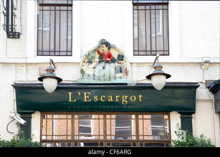 Vista esterna della parte anteriore del L'Escargot ristorante a Soho. Foto Stock