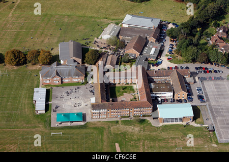 Veduta aerea della Warden Park Academy, una scuola secondaria britannica a Cuckfield, Sussex Foto Stock